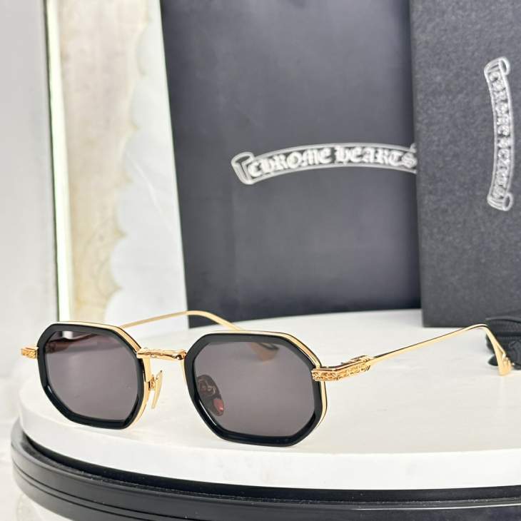 Picture of Chrome Hearts Sunglasses _SKUfw77120546fw